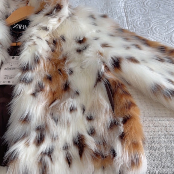 Zara Faux Fur leopard print jacket - Picture 3 of 9